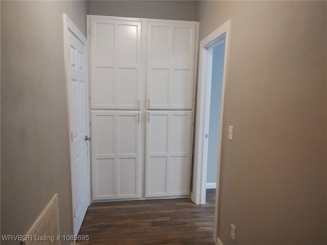 469465 1105 Road, Muldrow, OK 74948