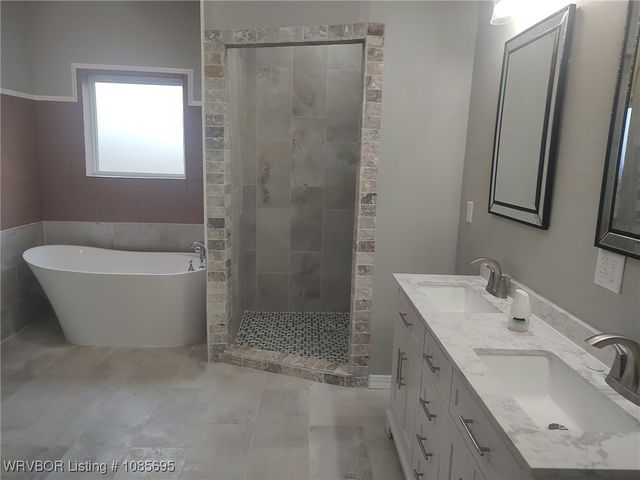 469465 1105 Road, Muldrow, OK 74948