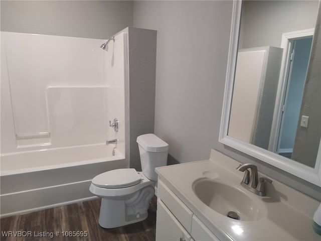 469465 1105 Road, Muldrow, OK 74948