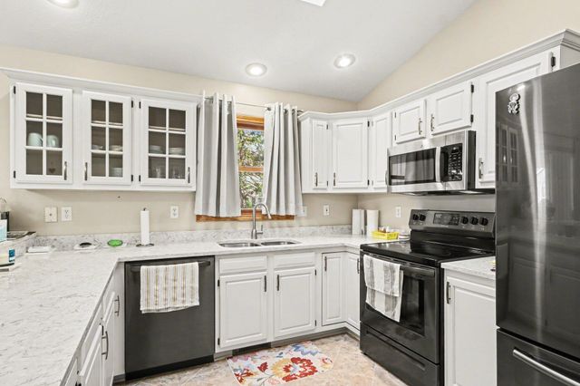 1375 Estero Drive, Portage, MI 49002