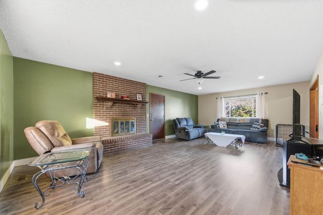 14 Huntington Rd, Augusta, KS 67010