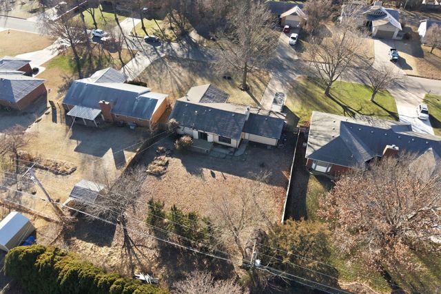 14 Huntington Rd, Augusta, KS 67010