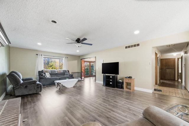 14 Huntington Rd, Augusta, KS 67010