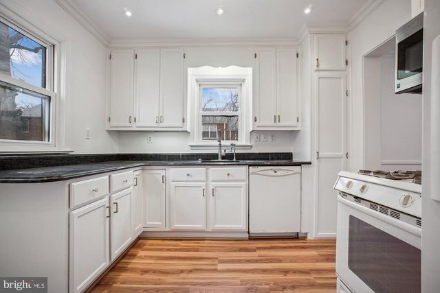 3863 2ND ST N, Arlington, VA 22203