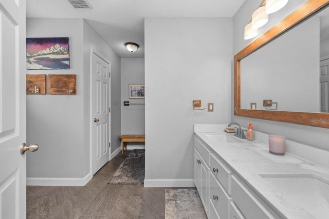 1607 Sutton Place, Fort Walton Beach, FL 32547