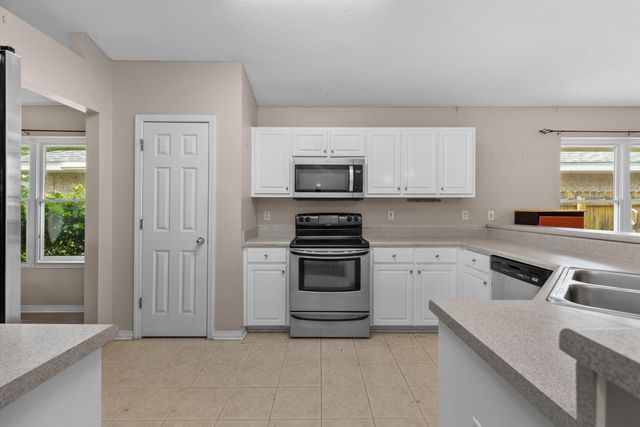 1607 Sutton Place, Fort Walton Beach, FL 32547