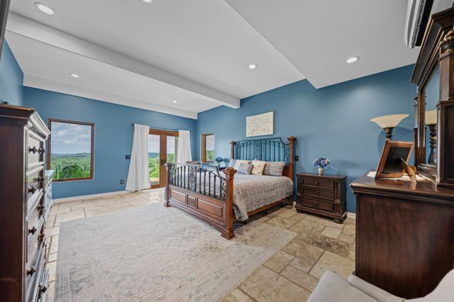 66 Shawnokee Trl, Charlotte, TN 37036