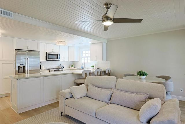 868 A Avenue, Coronado, CA 92118