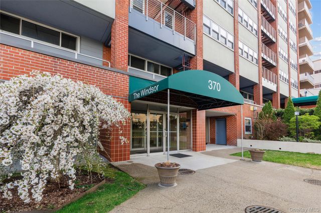 370 Westchester Avenue 4A, Port Chester, NY 10573