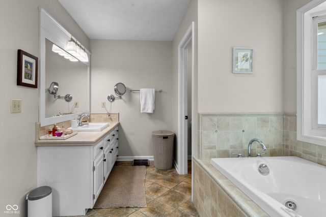 11135 Clarkston, Zionsville, IN 46077