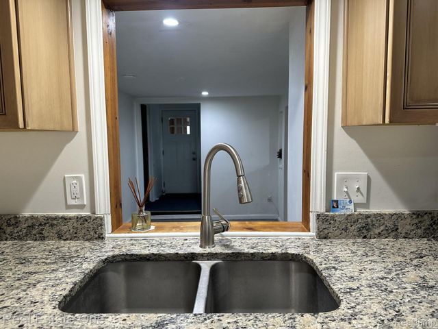 3003 Longview Avenue, Rochester Hills, MI 48307
