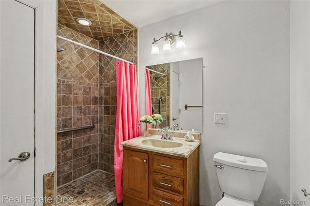 3003 Longview Avenue, Rochester Hills, MI 48307