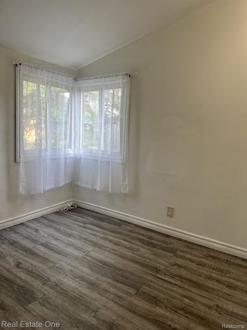 3003 Longview Avenue, Rochester Hills, MI 48307
