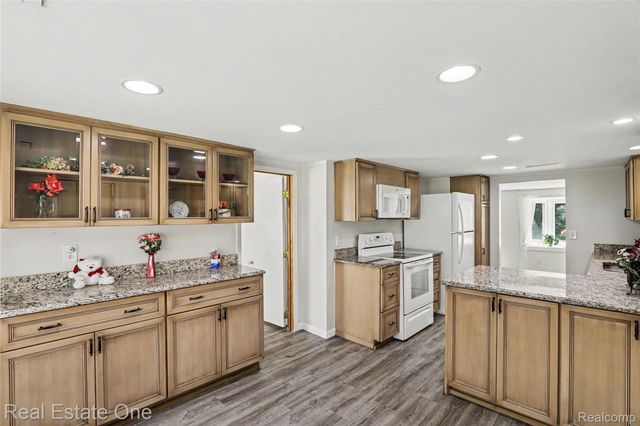 3003 Longview Avenue, Rochester Hills, MI 48307