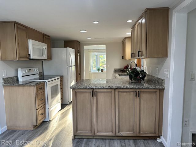 3003 Longview Avenue, Rochester Hills, MI 48307