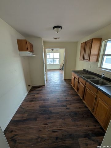 523 Rotary, San Antonio, TX 78202