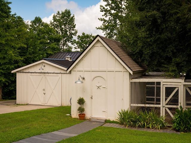 3709 Mobleys Cut Rd, Thompsons Station, TN 37179