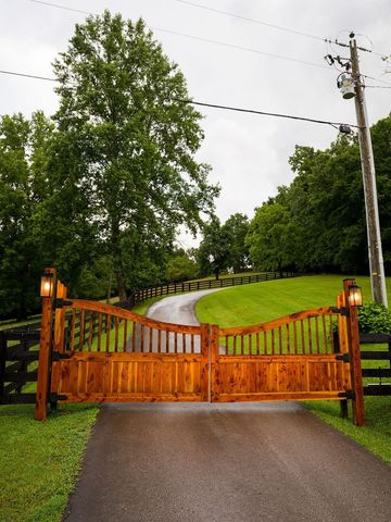3709 Mobleys Cut Rd, Thompsons Station, TN 37179
