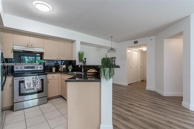 4280 San Marino Blvd 102, West Palm Beach, FL 33409