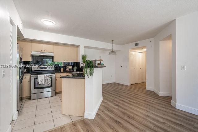 4280 San Marino Blvd 102, West Palm Beach, FL 33409