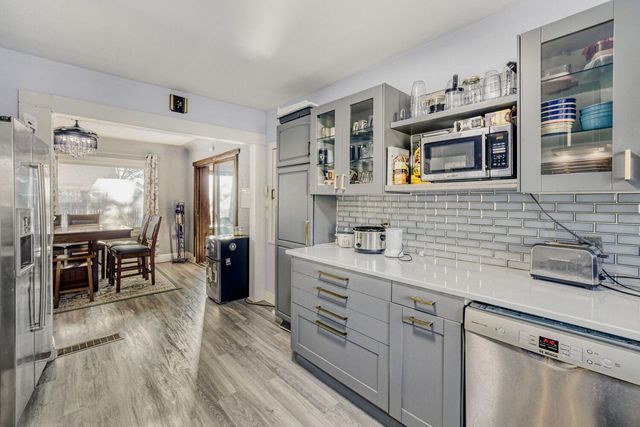 4450 38th Avenue N, Robbinsdale, MN 55422