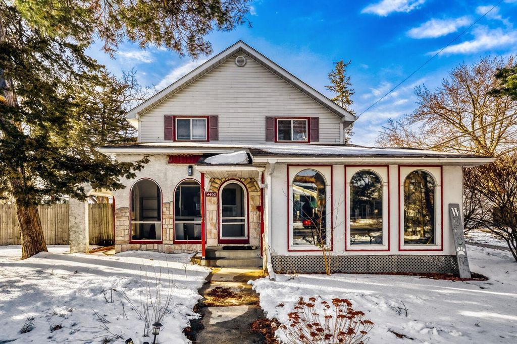 4450 38th Avenue N, Robbinsdale, MN 55422