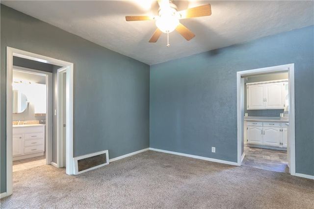 1822 S NORTHERN Boulevard, Independence, MO 64052