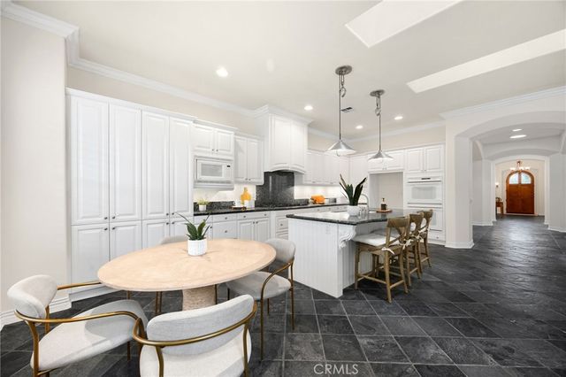 8040 Corte Sasafras, Carlsbad, CA 92009
