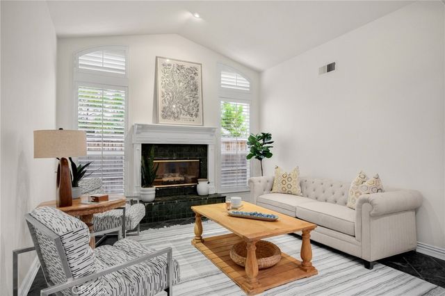 8040 Corte Sasafras, Carlsbad, CA 92009