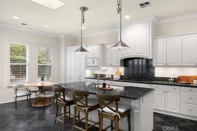8040 Corte Sasafras, Carlsbad, CA 92009