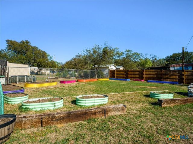 301 E Castlebriar, Granite Shoals, TX 78654