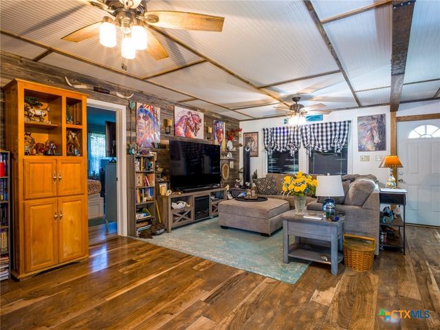 301 E Castlebriar, Granite Shoals, TX 78654