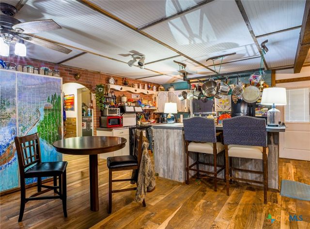 301 E Castlebriar, Granite Shoals, TX 78654