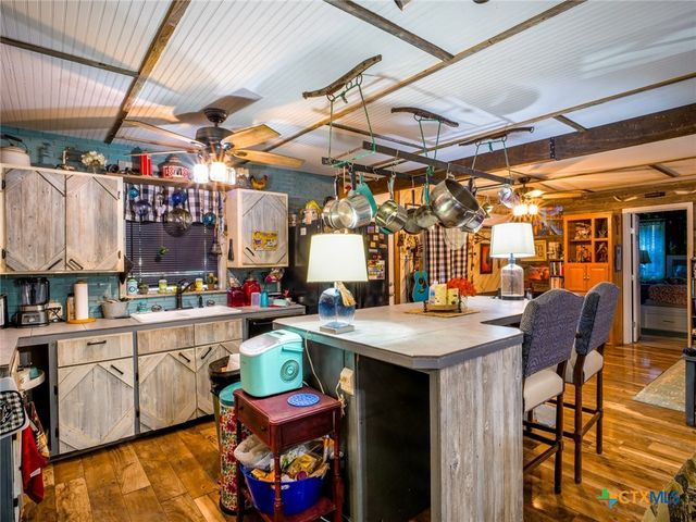 301 E Castlebriar, Granite Shoals, TX 78654