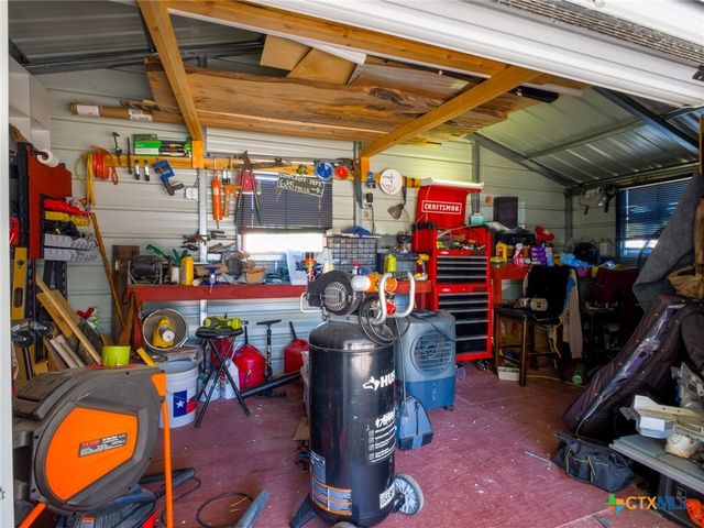 301 E Castlebriar, Granite Shoals, TX 78654