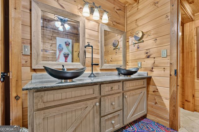 160 Adams Circle, Mineral Bluff, GA 30559
