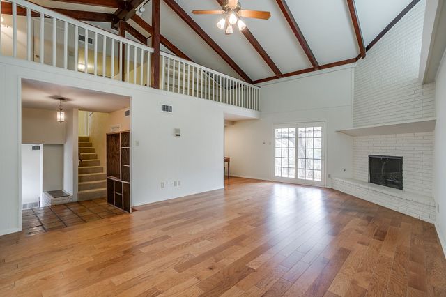 4055 Glenavon Court, Fort Worth, TX 76109