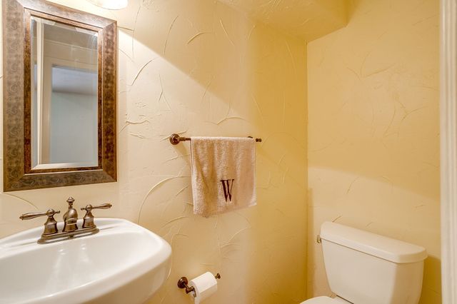 4055 Glenavon Court, Fort Worth, TX 76109