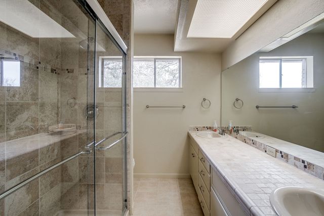 4055 Glenavon Court, Fort Worth, TX 76109