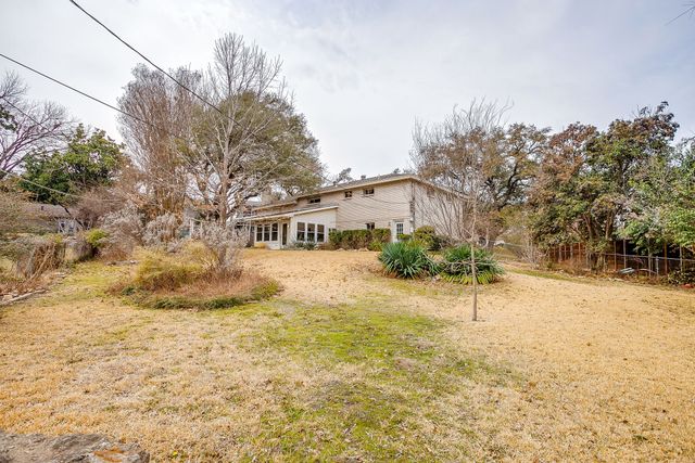 4055 Glenavon Court, Fort Worth, TX 76109