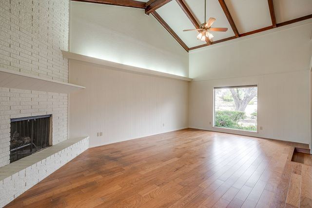 4055 Glenavon Court, Fort Worth, TX 76109