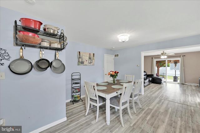 480 DAISY DR, New Holland, PA 17557