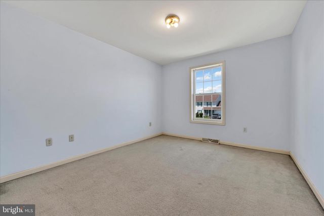 480 DAISY DR, New Holland, PA 17557