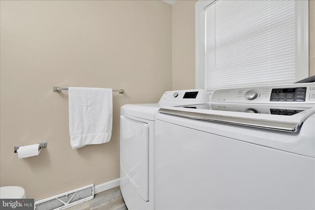 480 DAISY DR, New Holland, PA 17557