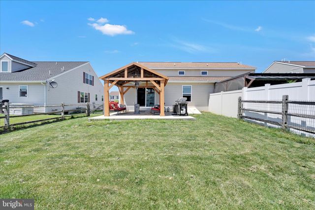 480 DAISY DR, New Holland, PA 17557
