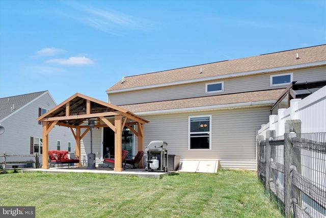 480 DAISY DR, New Holland, PA 17557