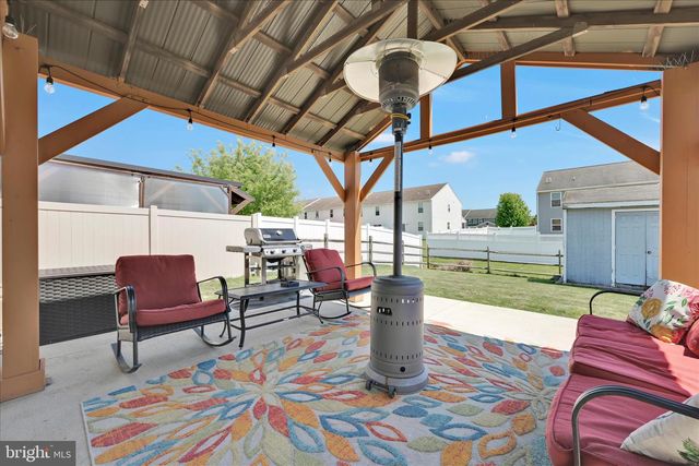 480 DAISY DR, New Holland, PA 17557