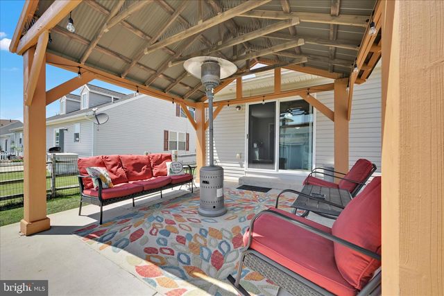 480 DAISY DR, New Holland, PA 17557