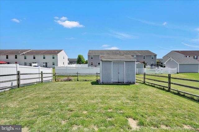 480 DAISY DR, New Holland, PA 17557