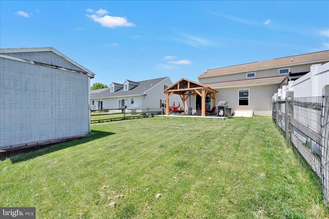 480 DAISY DR, New Holland, PA 17557